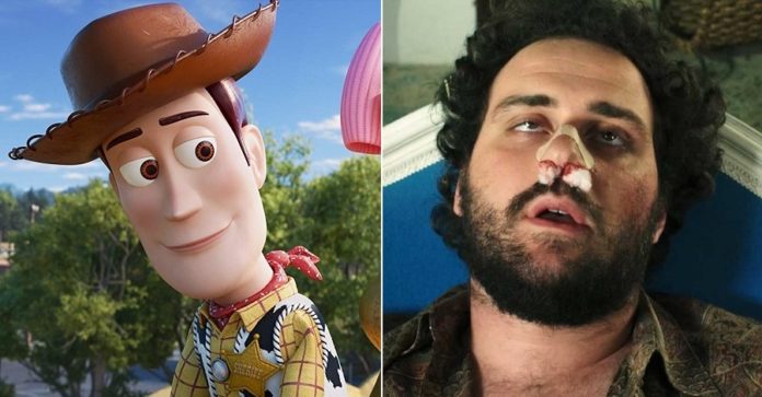 Un primo piano di Woody in Toy Story 4 e uno di Lorenzo Lazzarini in Daitona