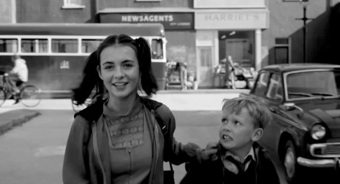 Immagine dal film Belfast di Kenneth Branagh