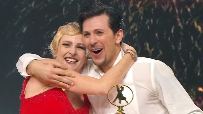 Luisella Costamagna e Pasquale La Rocca, i vincitori dell'edizione 2022 di Ballando con le stelle