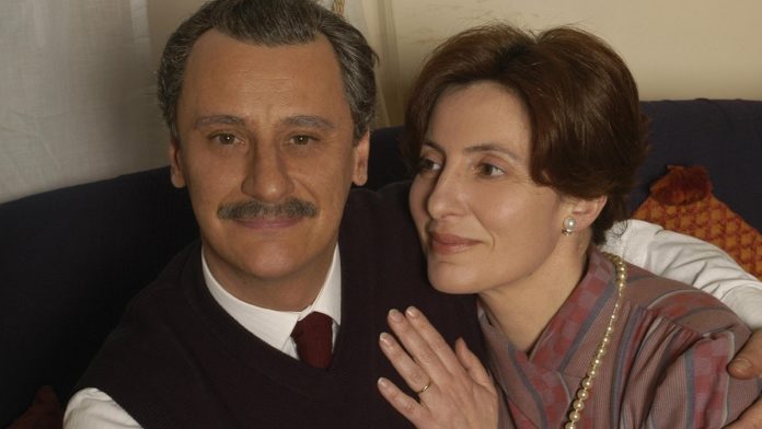 Giorgio Tirabassi e Daniela Giordano in una scena del film tv Paolo Borsellino