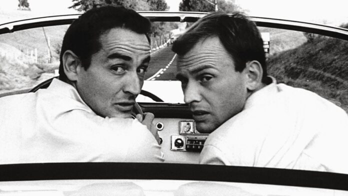 Vittorio Gassman e Jean-Louis Trintignant in una scena del film Il sorpasso